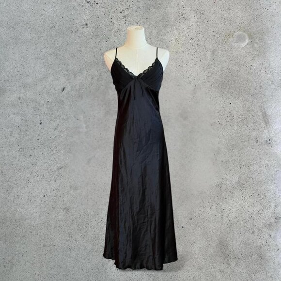 Black satin maxi dress adjustable straps - Picture 2 of 8